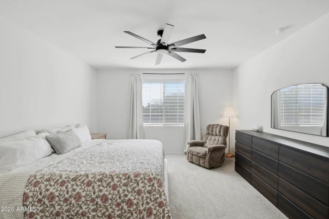 Real Estate Picture 12