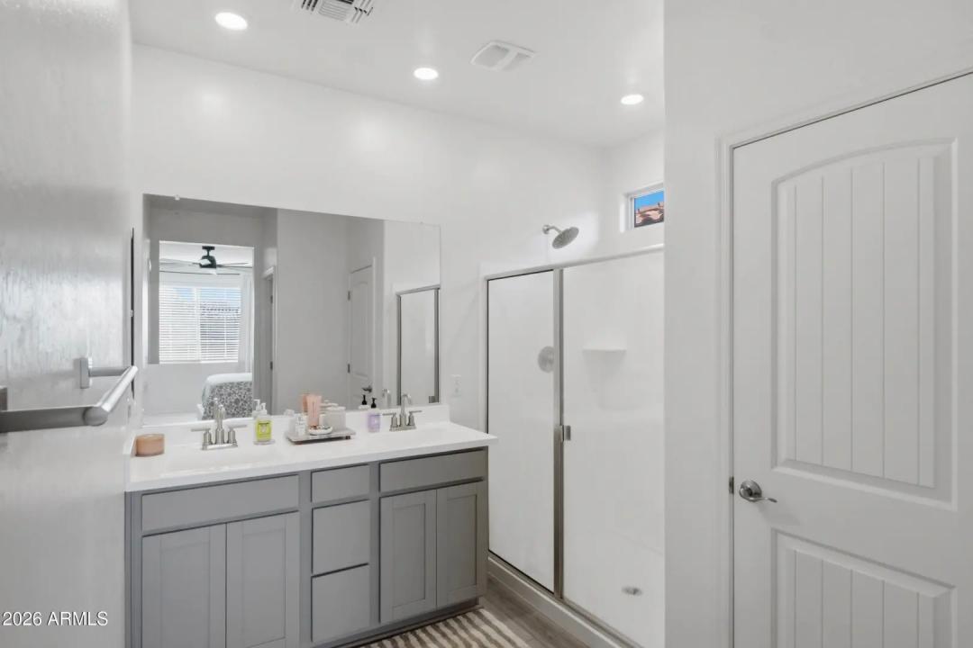 Real Estate Picture 15