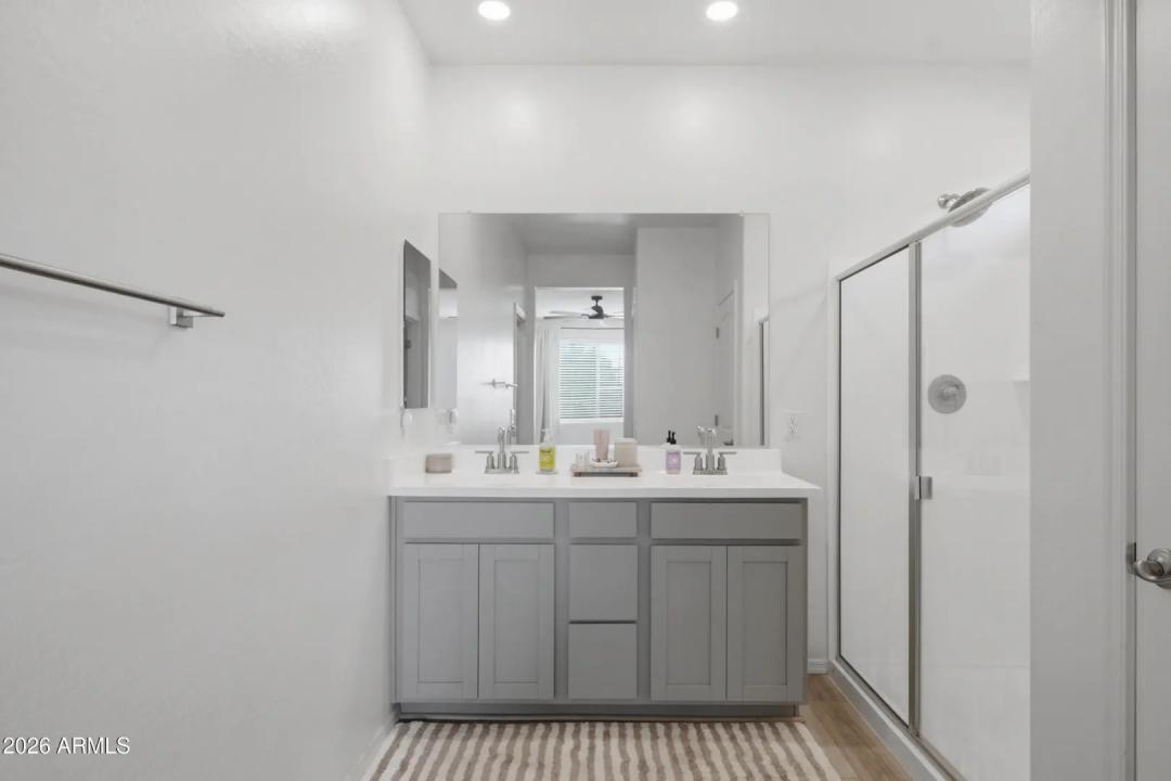 Real Estate Picture 16