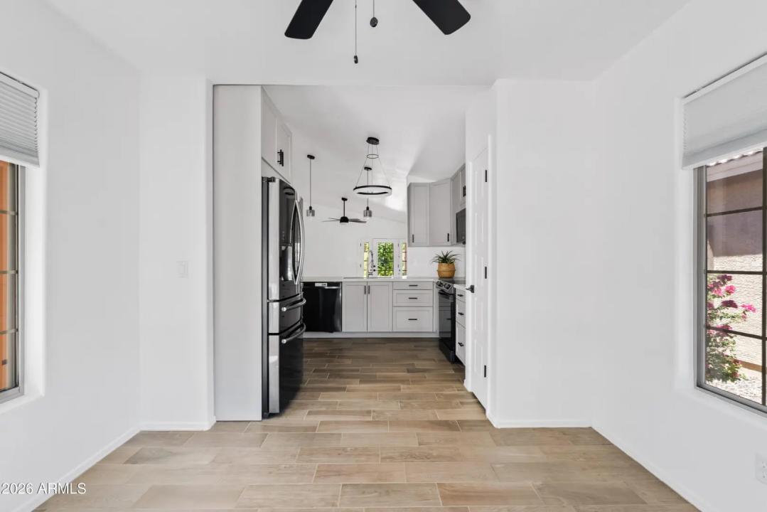 Real Estate Picture 5