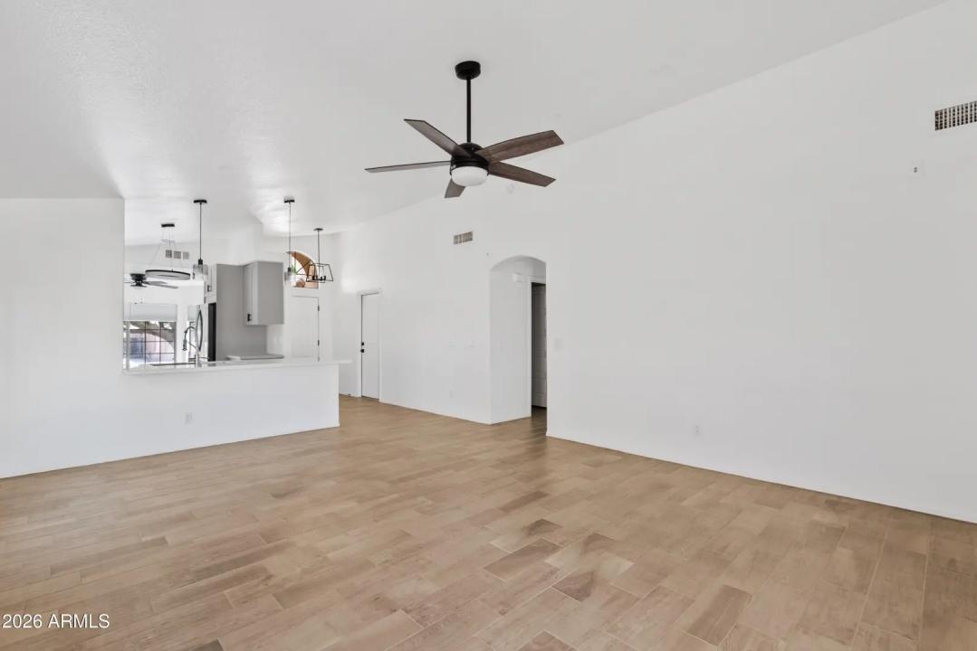 Real Estate Picture 8