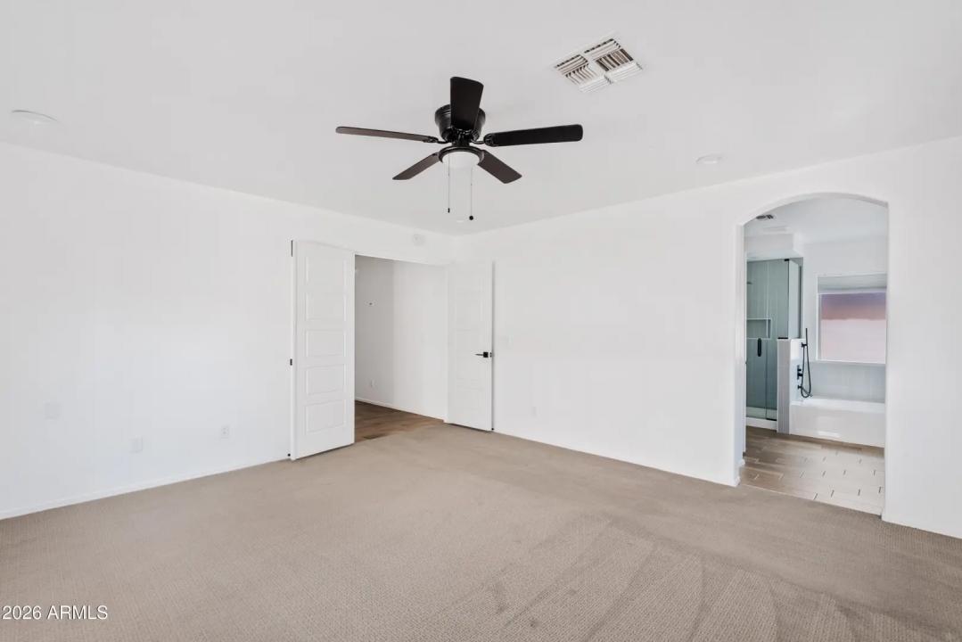 Real Estate Picture 12