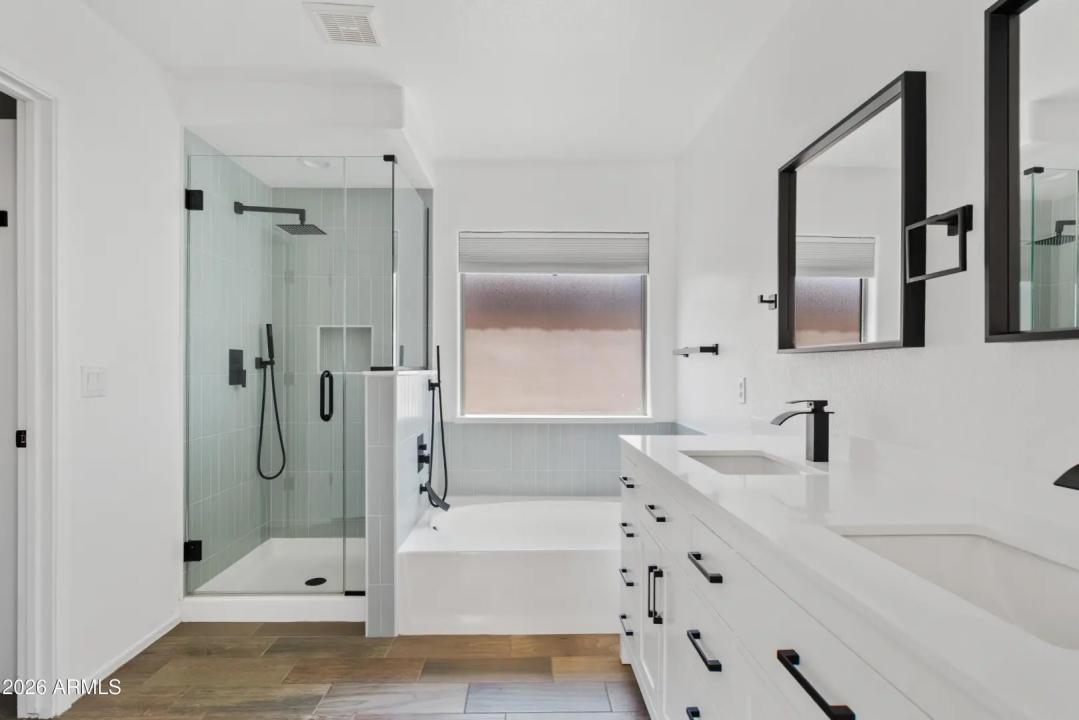 Real Estate Picture 13