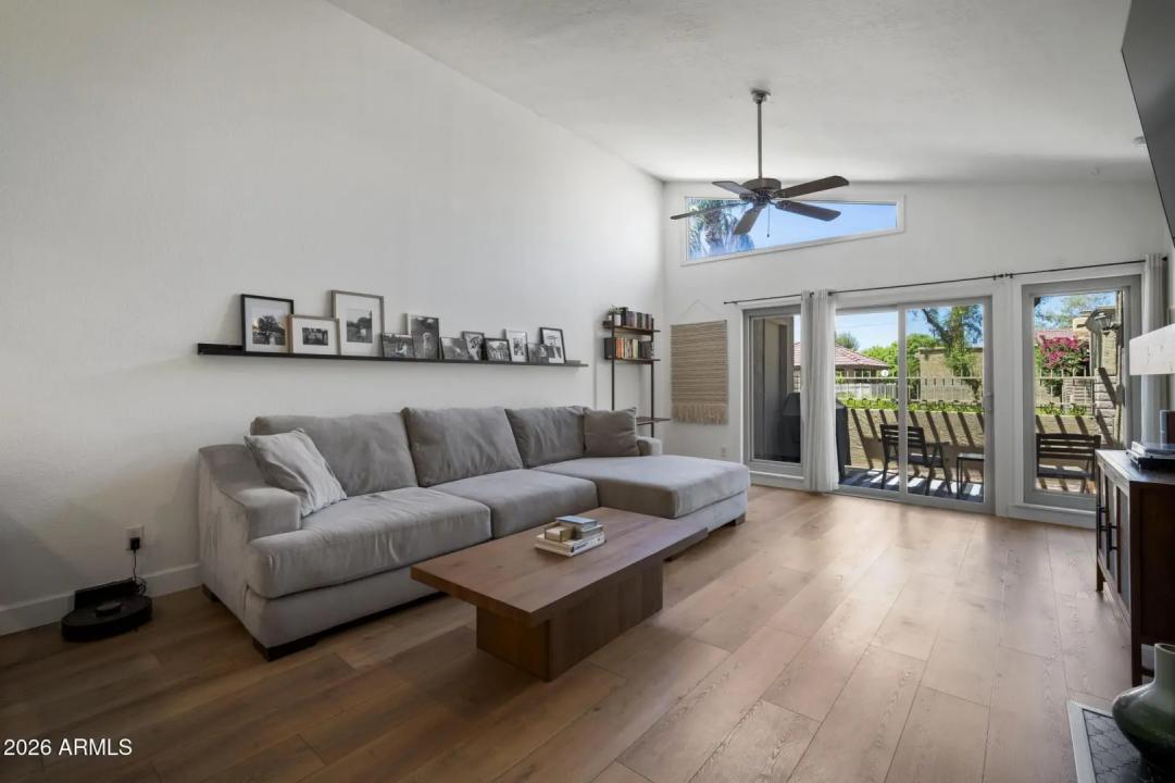 Real Estate Picture 11
