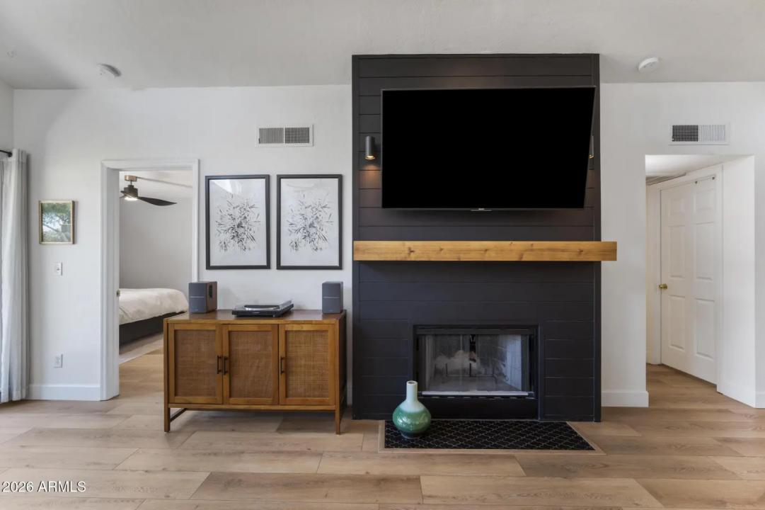 Real Estate Picture 13