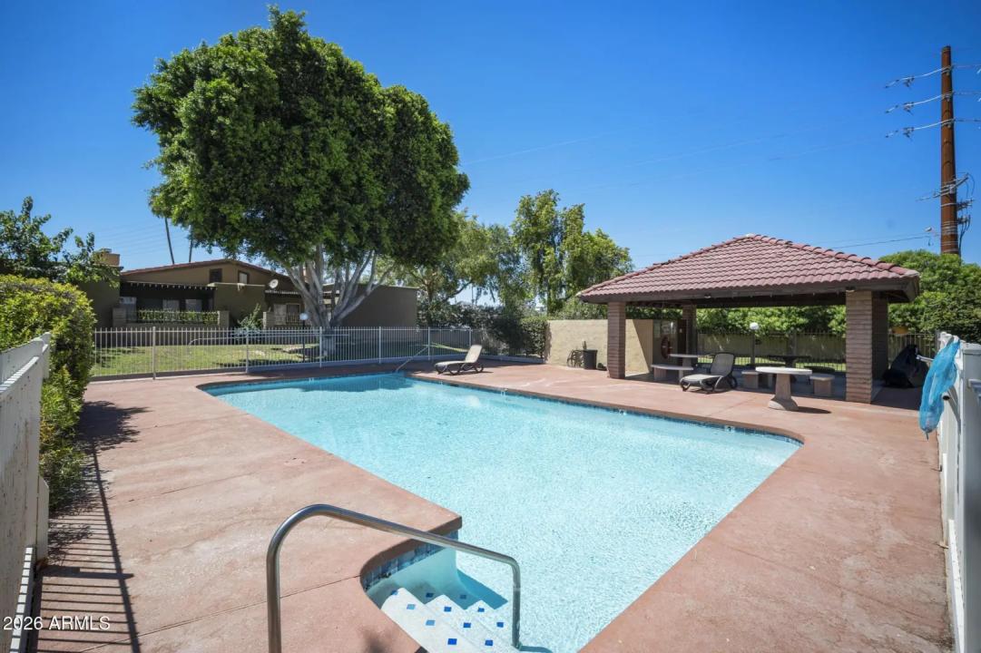 Real Estate Picture 32