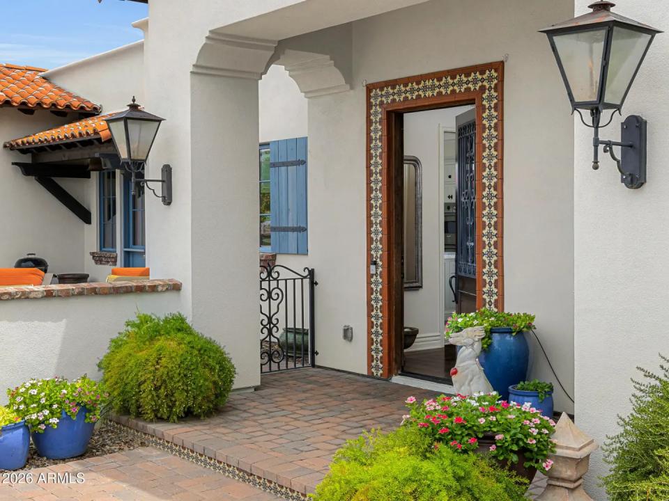 Real Estate Picture 5