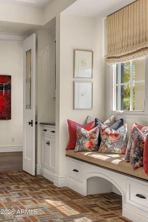 Real Estate Picture 10