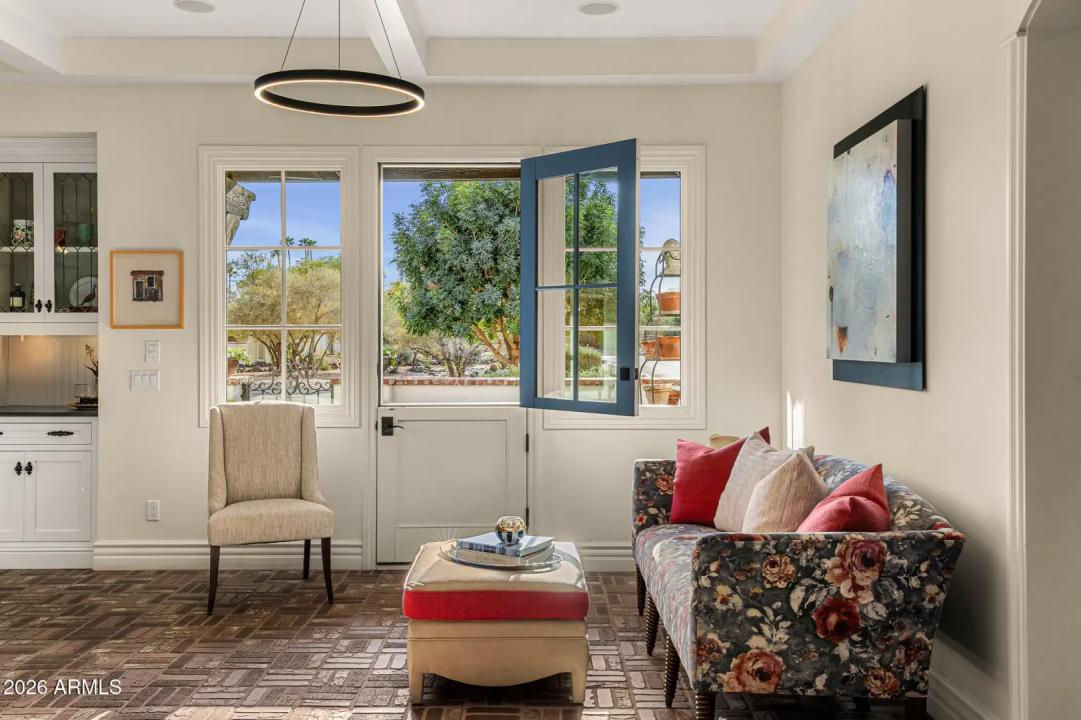 Real Estate Picture 15