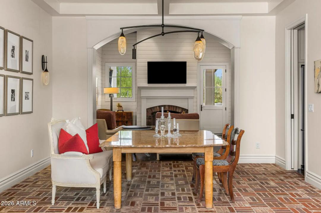 Real Estate Picture 16