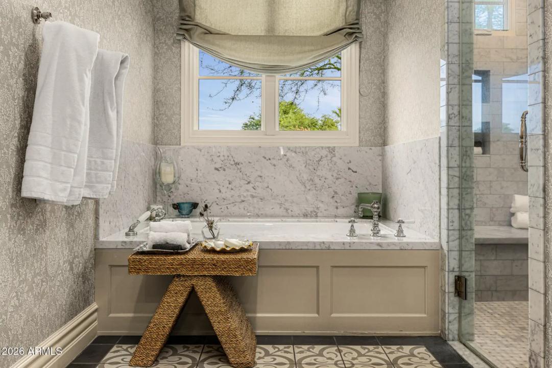 Real Estate Picture 30