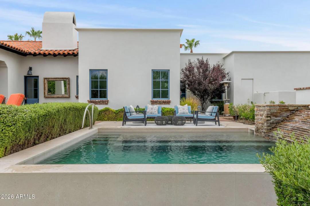 Real Estate Picture 50