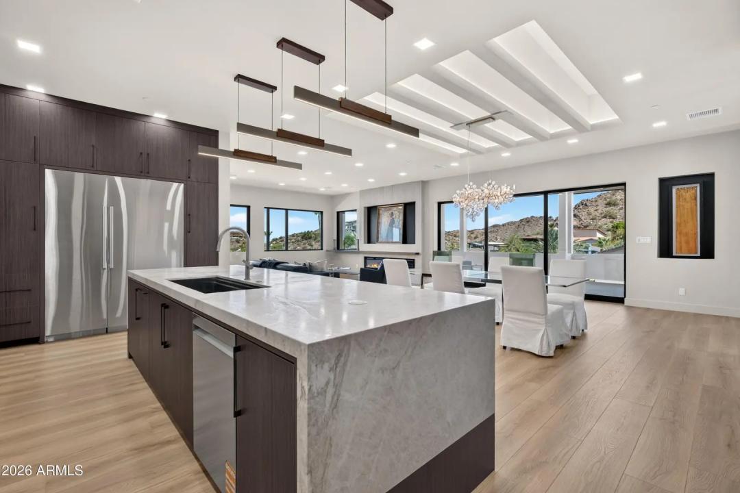Real Estate Picture 9