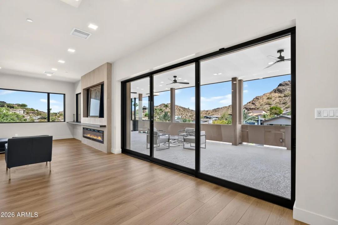 Real Estate Picture 24