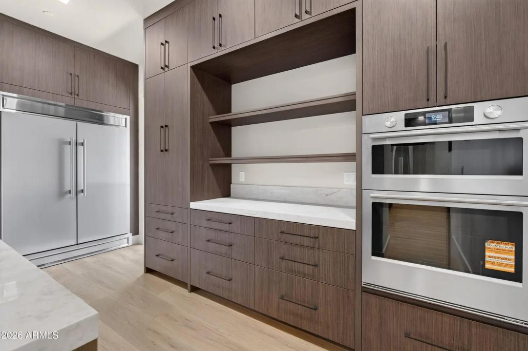 Real Estate Picture 14