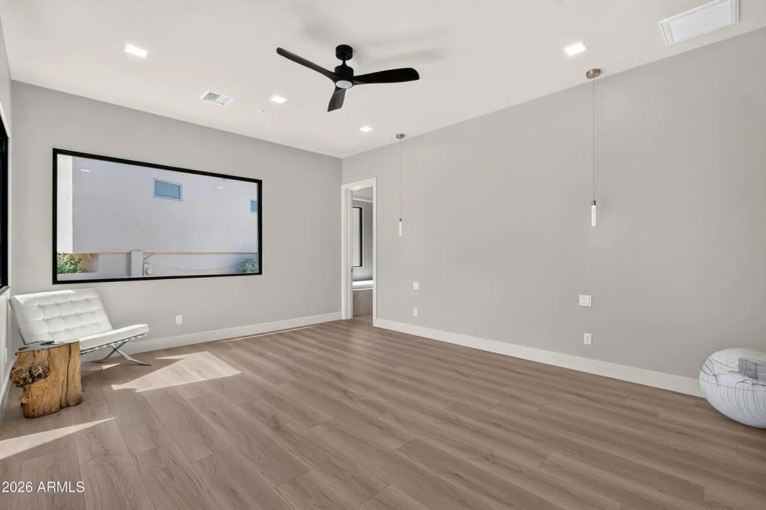 Real Estate Picture 26