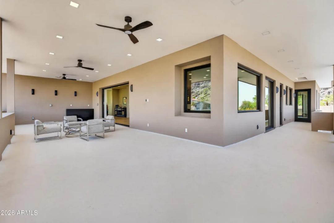 Real Estate Picture 28