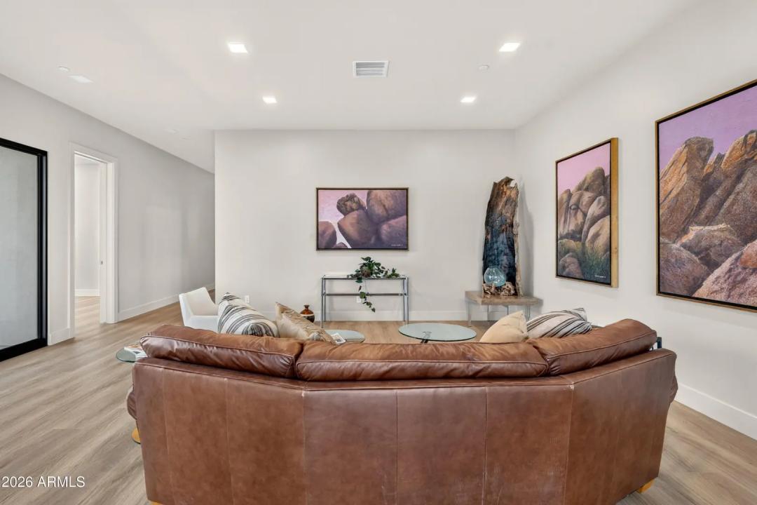 Real Estate Picture 29