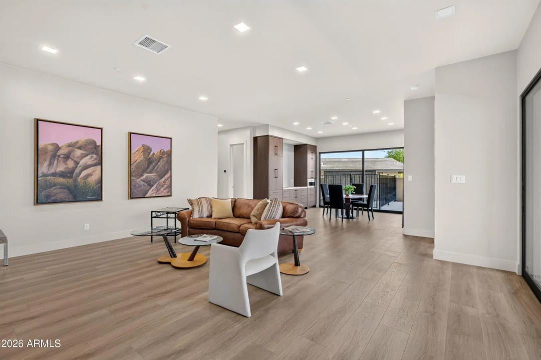 Real Estate Picture 27