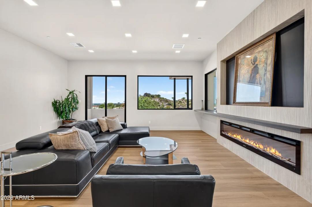 Real Estate Picture 39