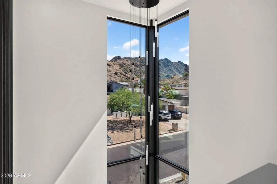 Real Estate Picture 3