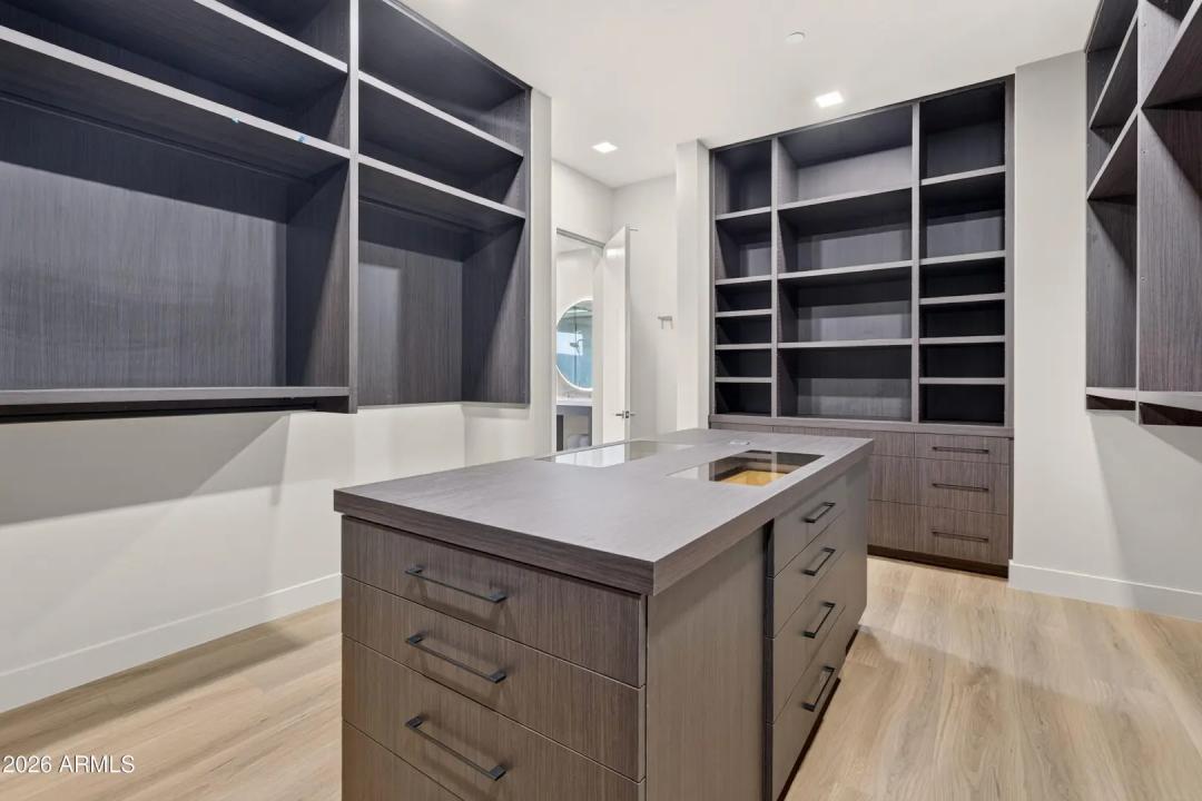 Real Estate Picture 43