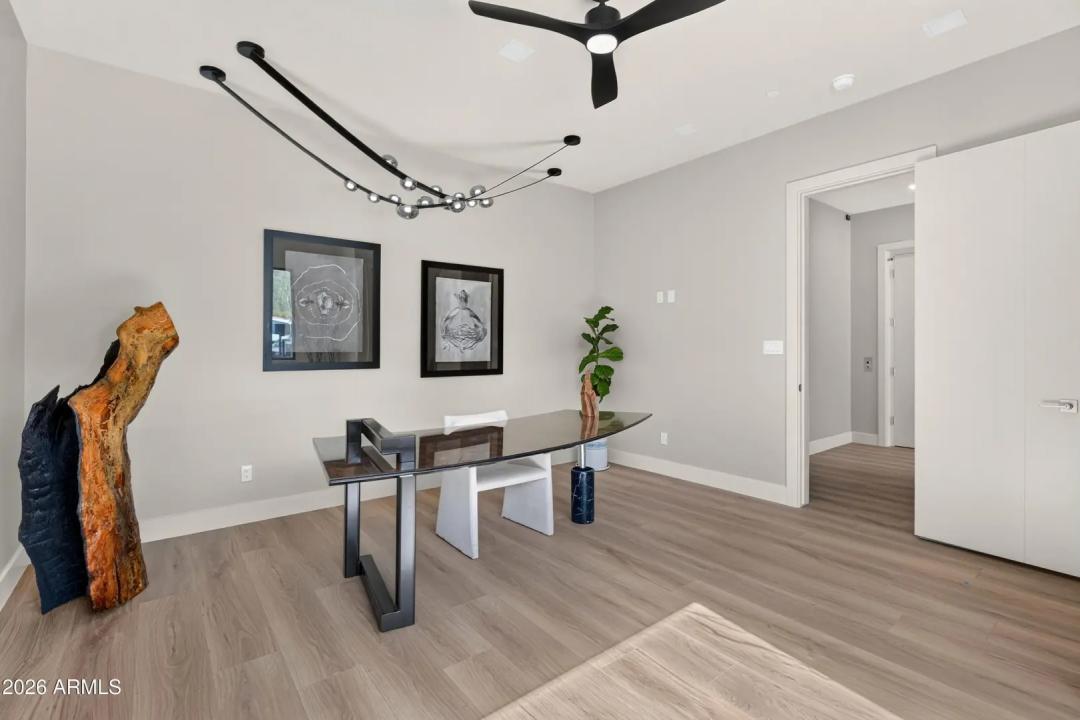 Real Estate Picture 5