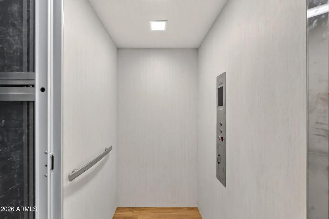 Real Estate Picture 8