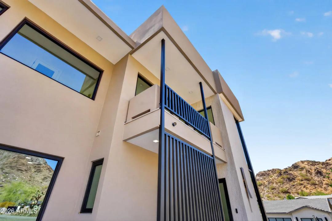 Real Estate Picture 9