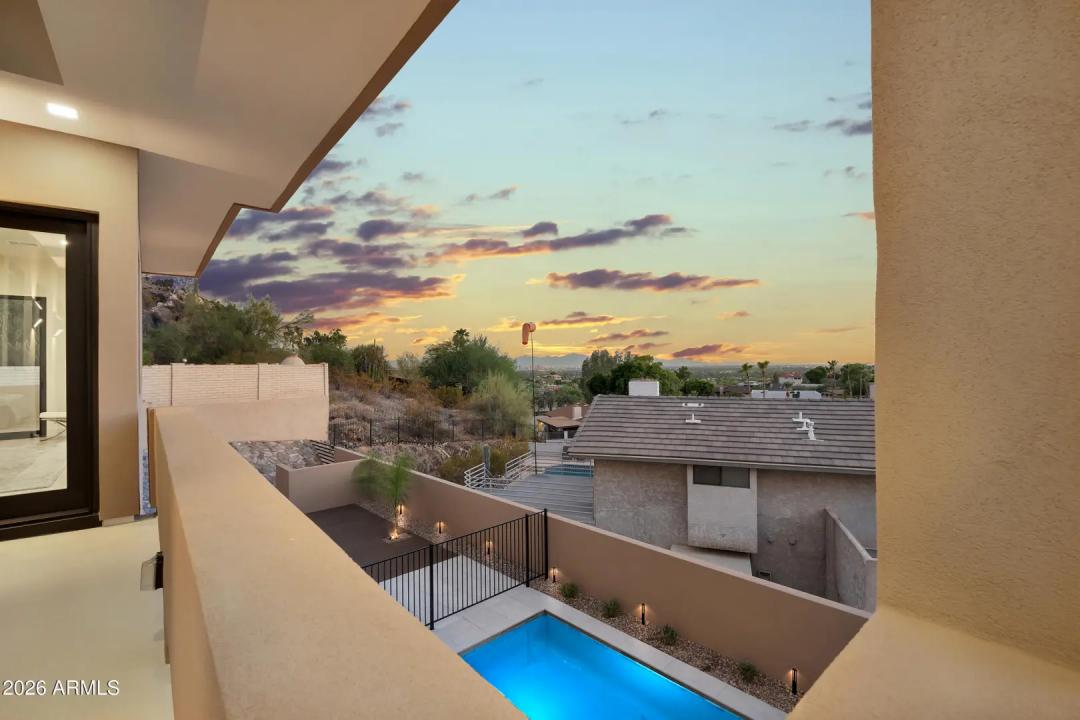 Real Estate Picture 98