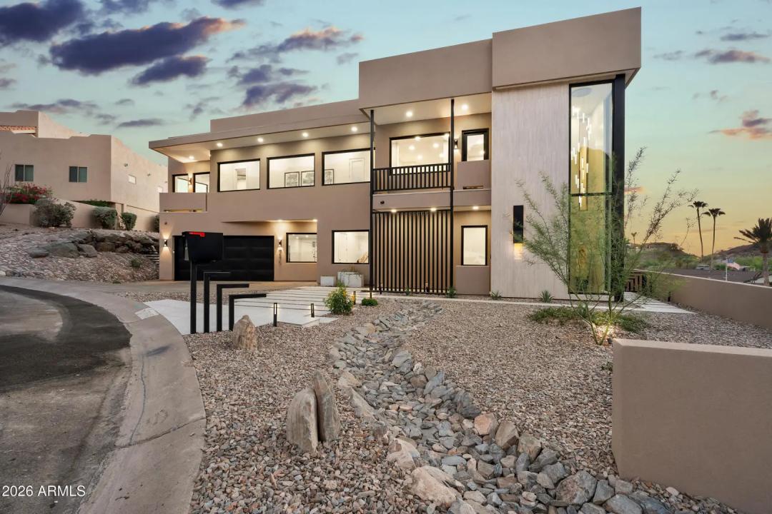 Real Estate Picture 3