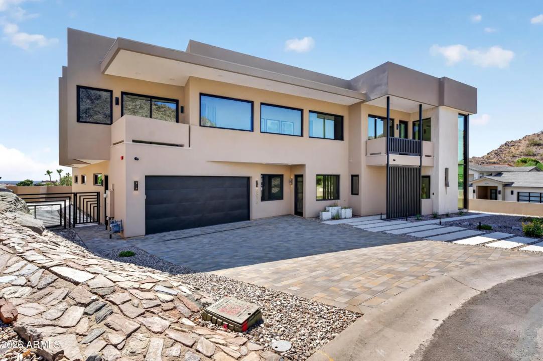 Real Estate Picture 5