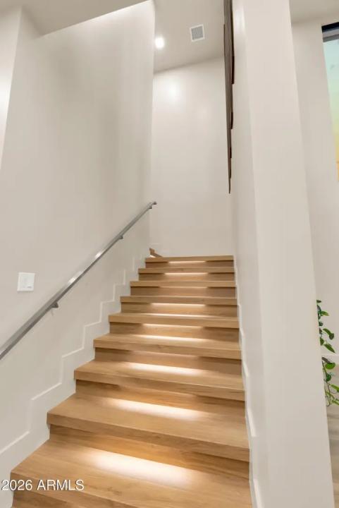 Real Estate Picture 18