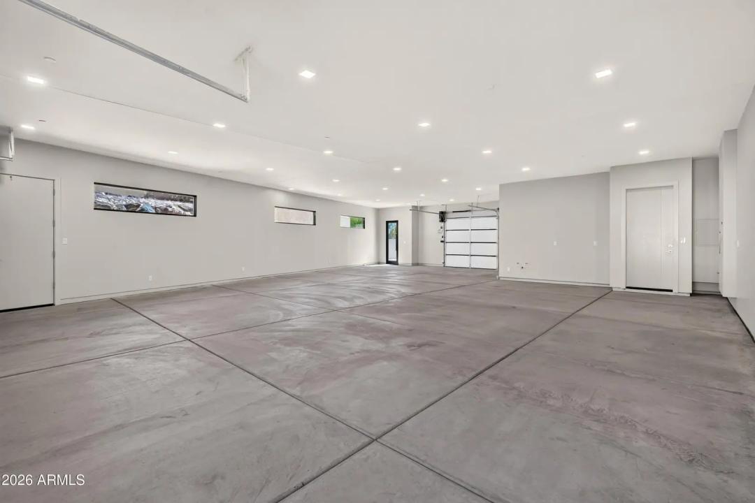 Real Estate Picture 102