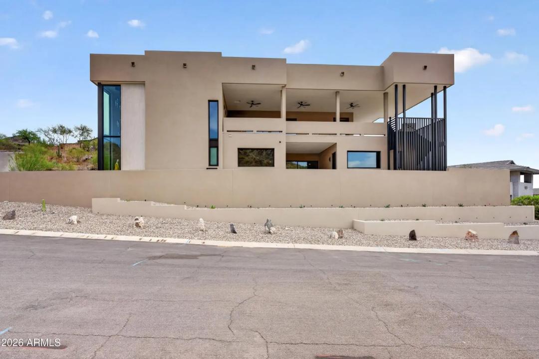 Real Estate Picture 6