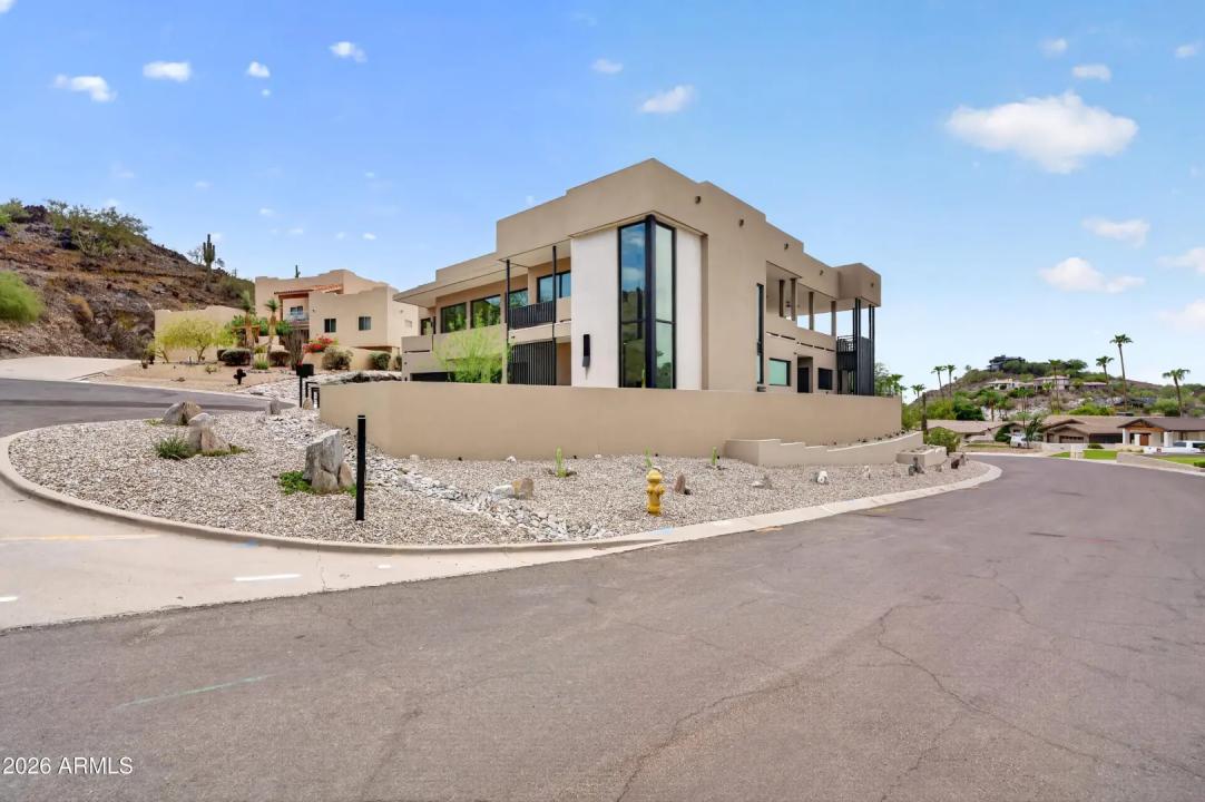 Real Estate Picture 7
