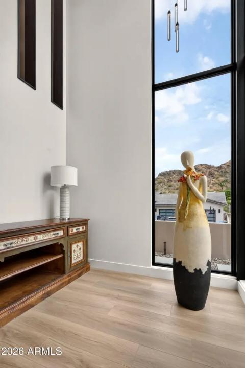 Real Estate Picture 14