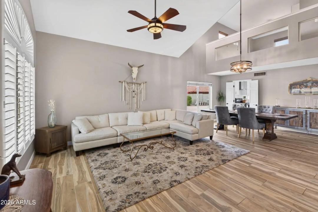 Real Estate Picture 7
