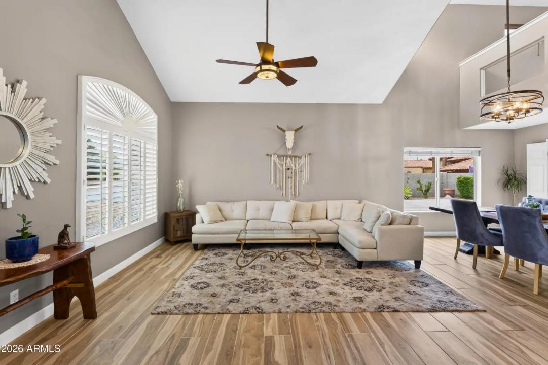 Real Estate Picture 8