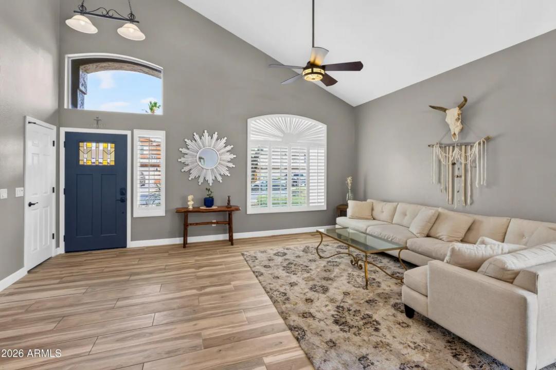 Real Estate Picture 9