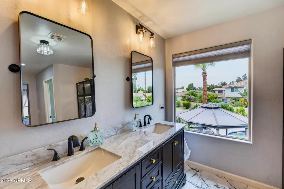 Real Estate Picture 34