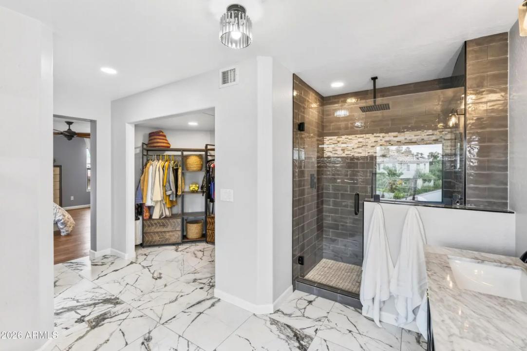 Real Estate Picture 35