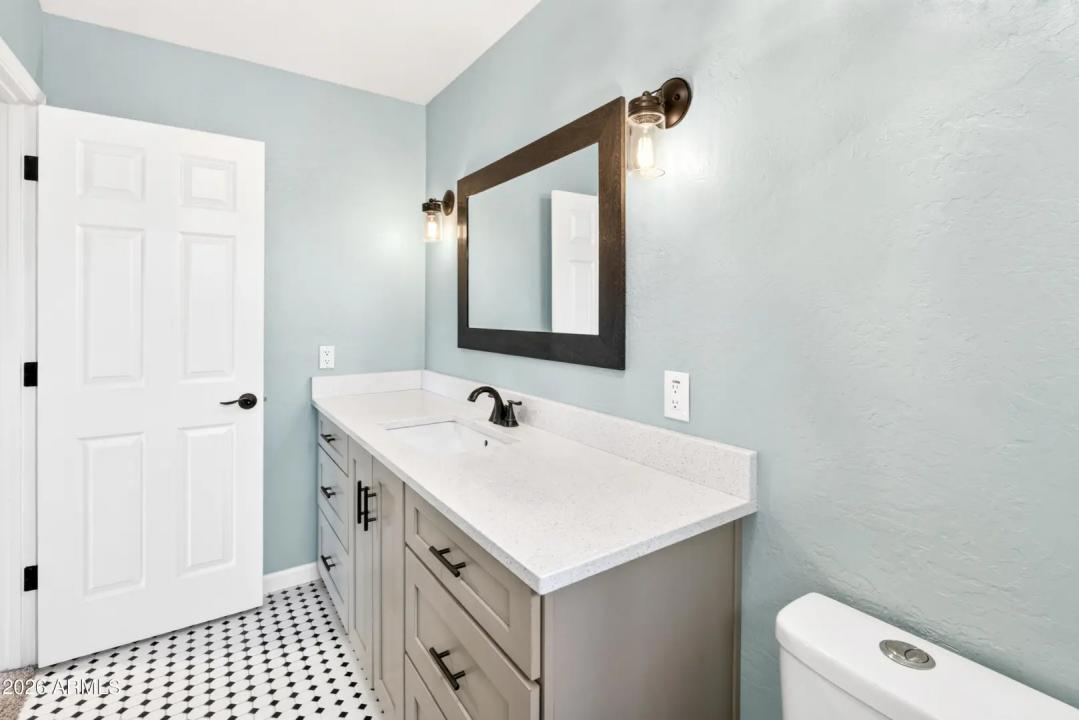 Real Estate Picture 37