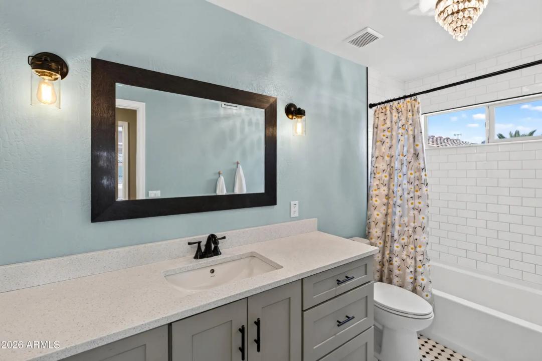 Real Estate Picture 38