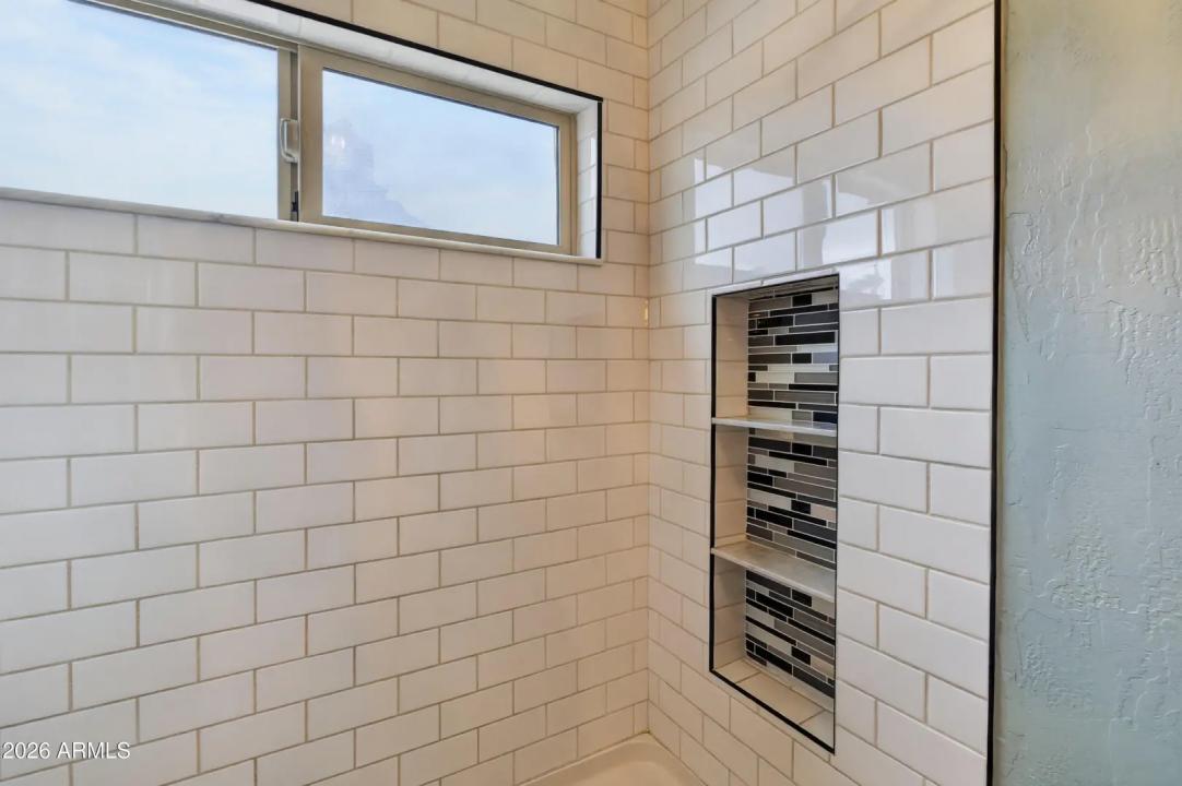 Real Estate Picture 39