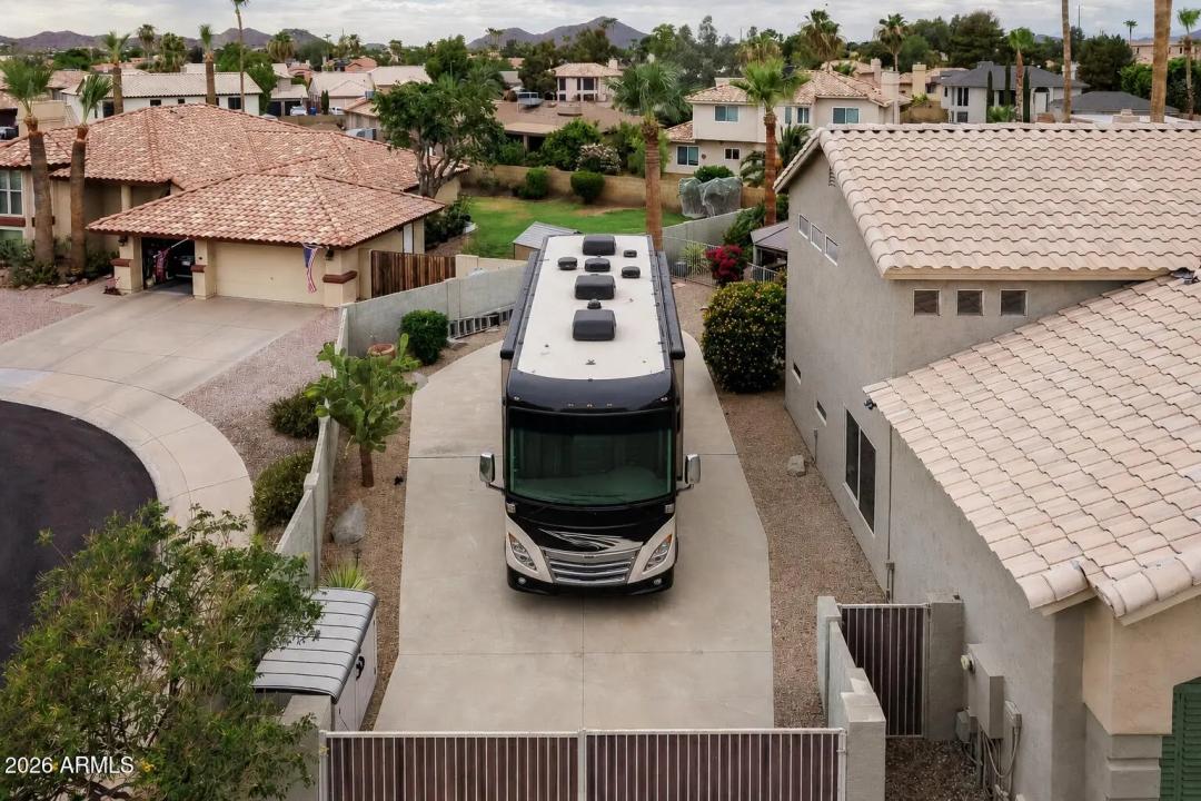Real Estate Picture 3