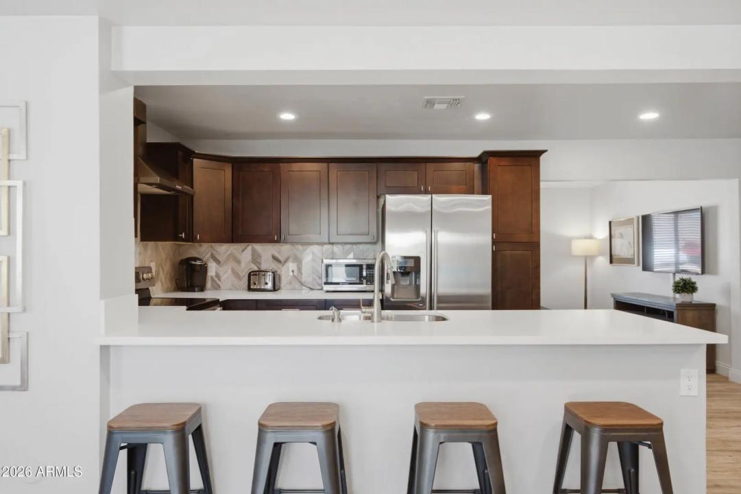 Real Estate Picture 4