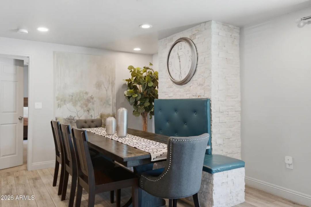 Real Estate Picture 13