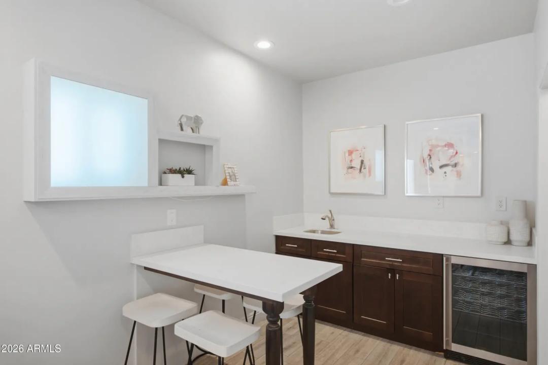 Real Estate Picture 9