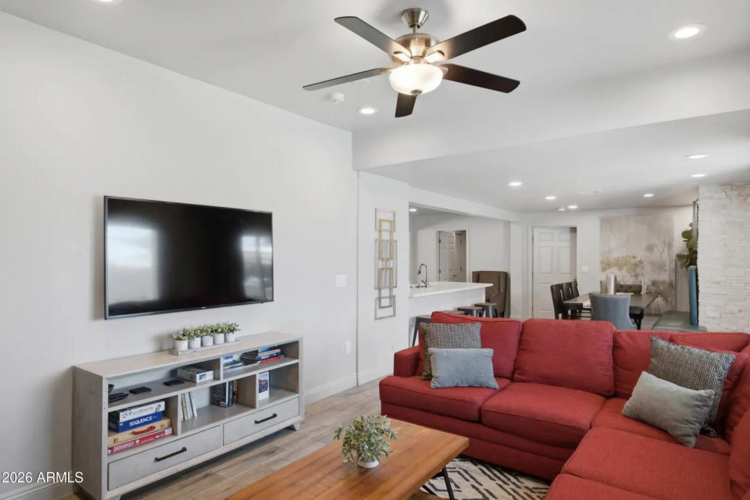 Real Estate Picture 7